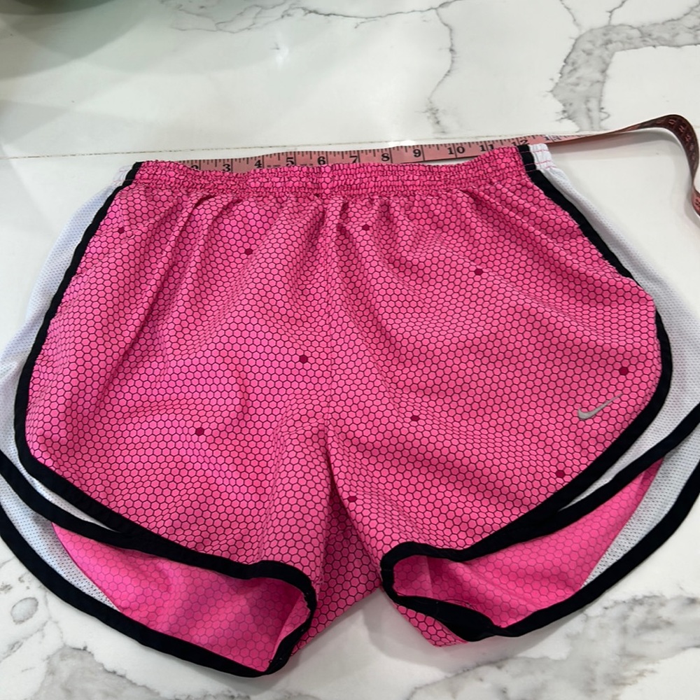 Nike Women’s Jogger Shorts Dri-Fit Elastic Waist Light weight pink. Size M (694)